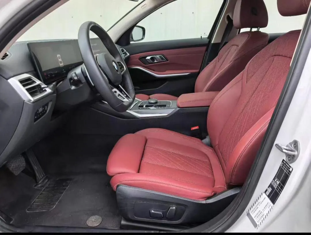 BMW 3 Series 2026 325i 2.0T M Sports Suit Automatic Gear 2
