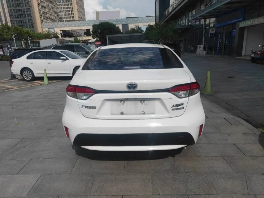 Toyota 2022 Lei Ling Shuangqing 1.8H Stepless Deluxe Edition Automatic Gear 5