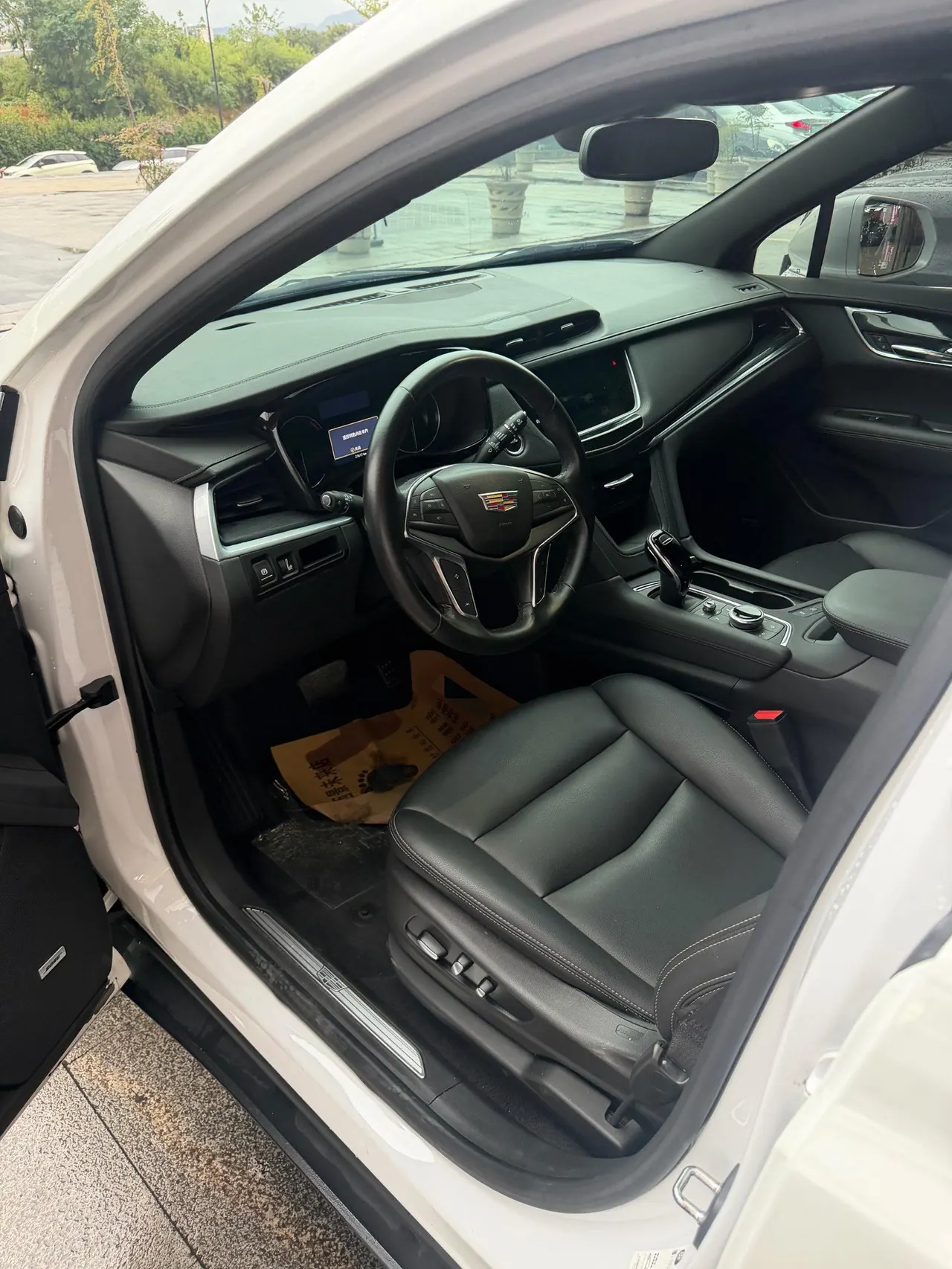 Cadillac 2022 XT5 48V 2.0T Two-Drive Luxury Automatic Gear 3