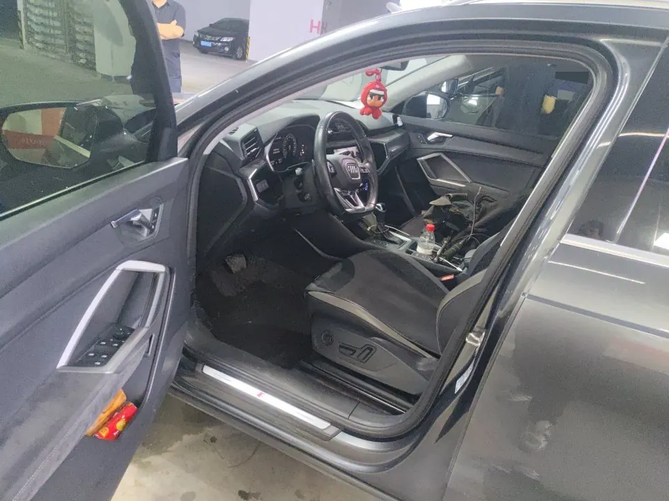 Audi 2022 Q3 1.4TFSI 35TFSI Fashion Dynamic Automatic 3