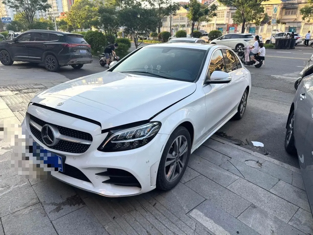 打开图片灯箱:Mercedes Benz Class C 2020 C 200 L 1.5T Fashion (Modified) Automatic Gear