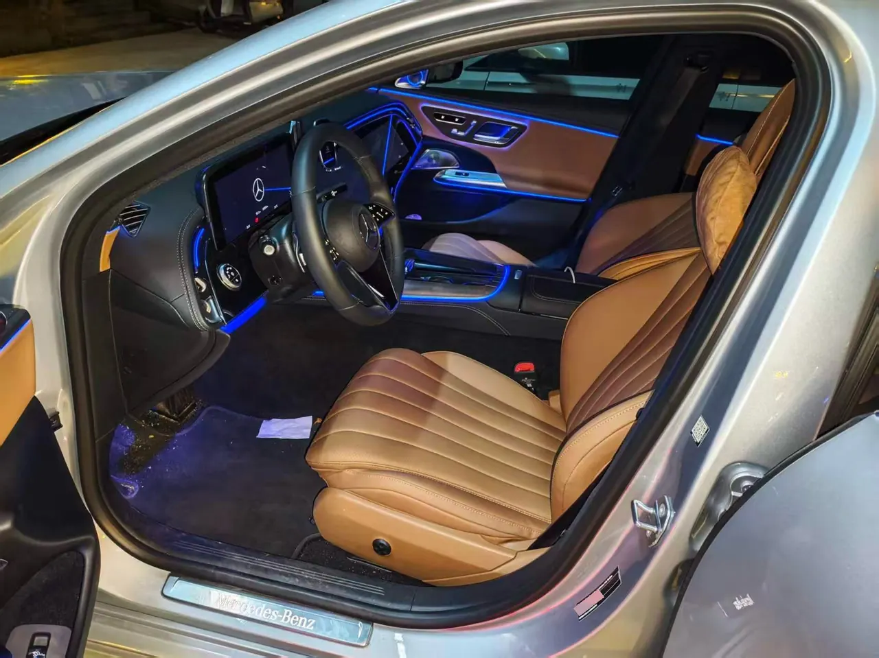 Mercedes Benz E Class 2026 E 300 L 48V 2.0T Luxury Sports Automatic 3