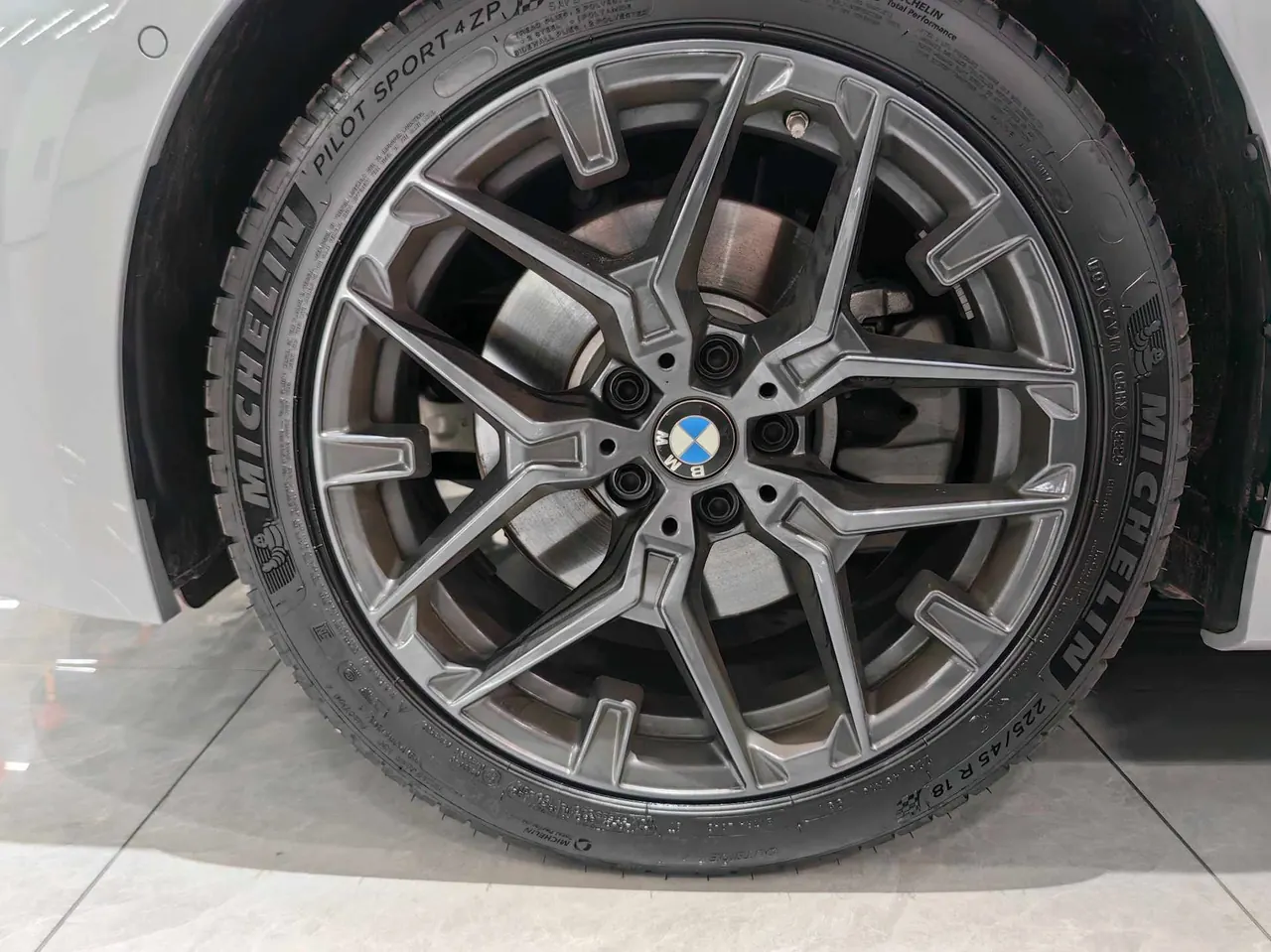 BMW 3 Series 2026 330Li 2.0T M Sports Obsidian Night Suit Automatic Gear 11