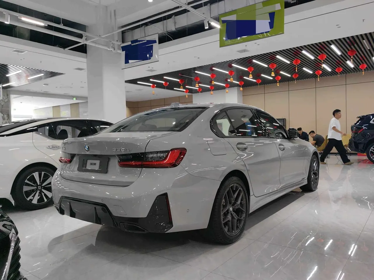 BMW 3 Series 2026 330Li 2.0T M Sports Obsidian Night Suit Automatic Gear 3
