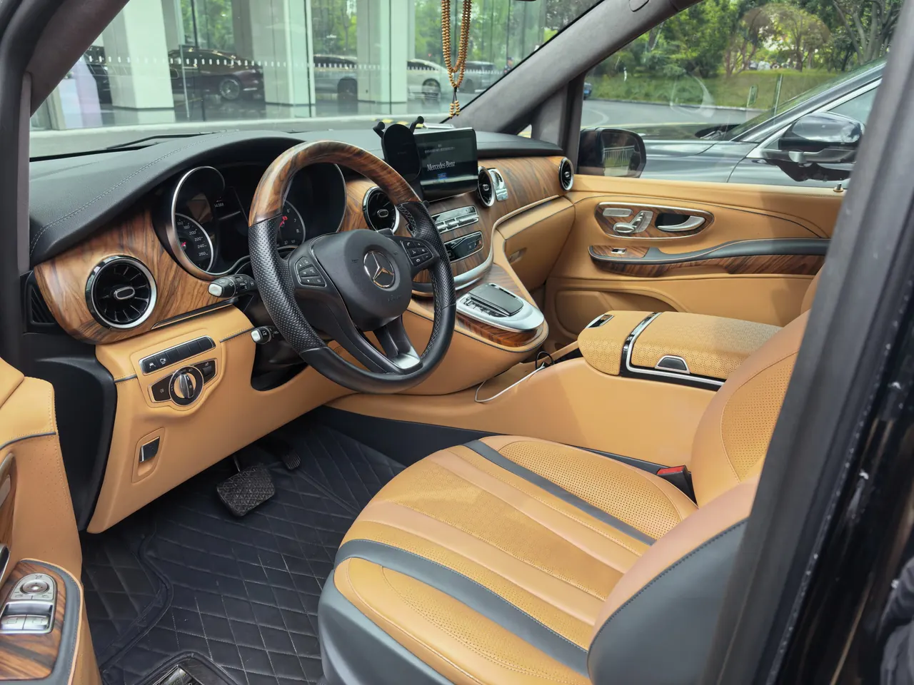 Mercedes Benz V 2020V 260 L 2.0T Deluxe Edition Automatic Gear 2