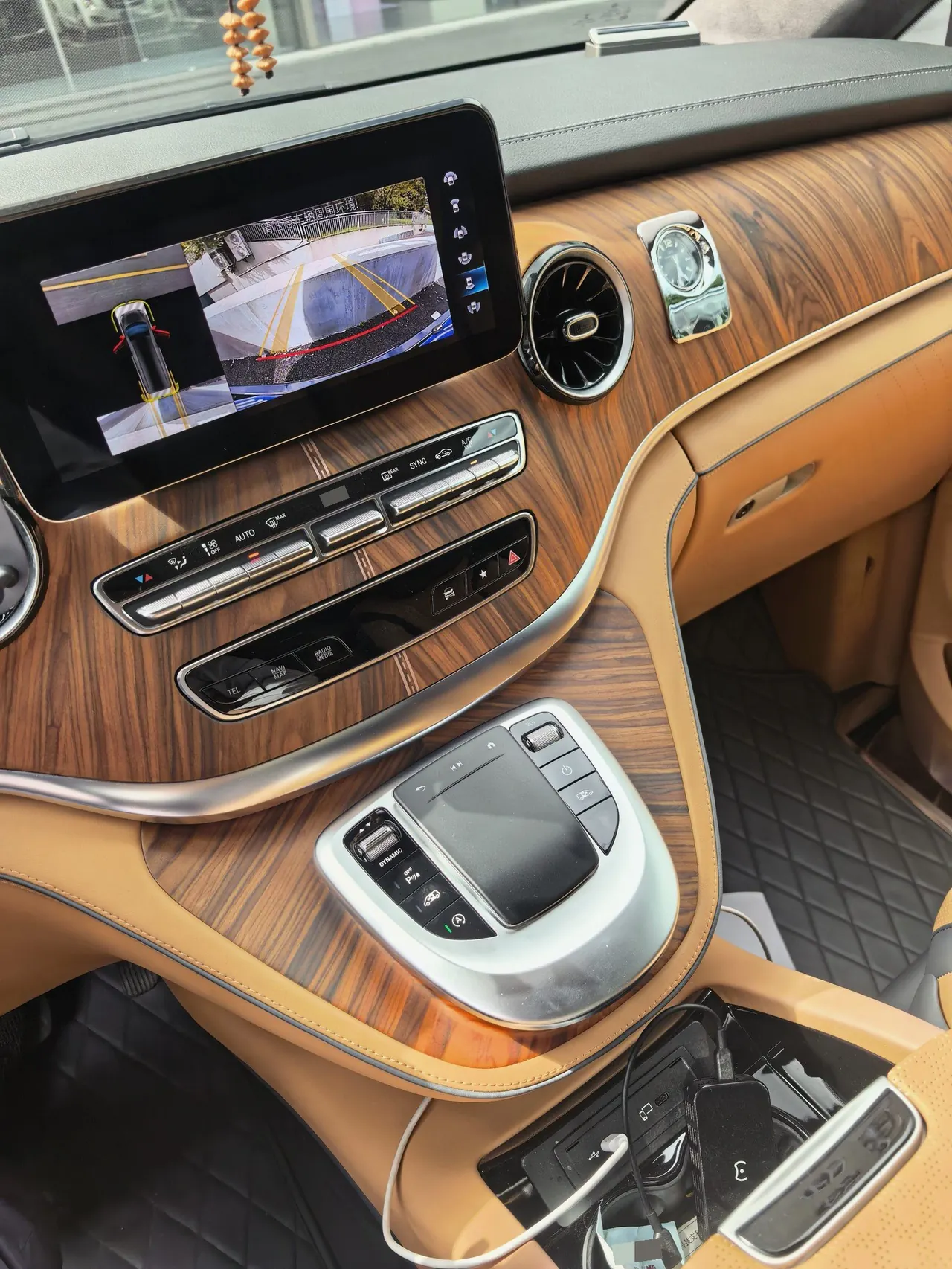 Mercedes Benz V 2020V 260 L 2.0T Deluxe Edition Automatic Gear 6