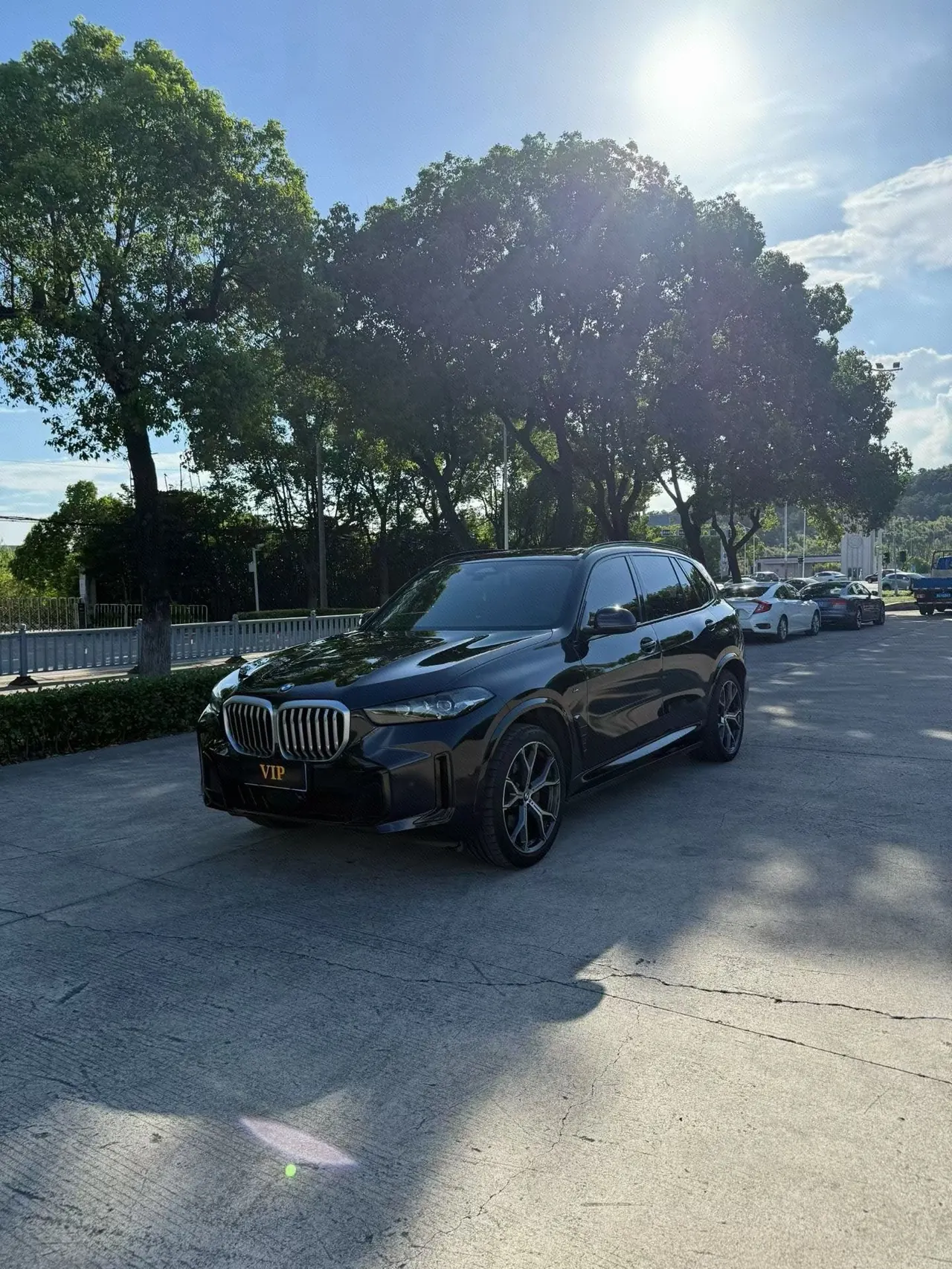 打开图片灯箱:BMW 2023 X5 xDrive30Li 48V 2.0T exclusive m sports obsidian night suit automatic gear