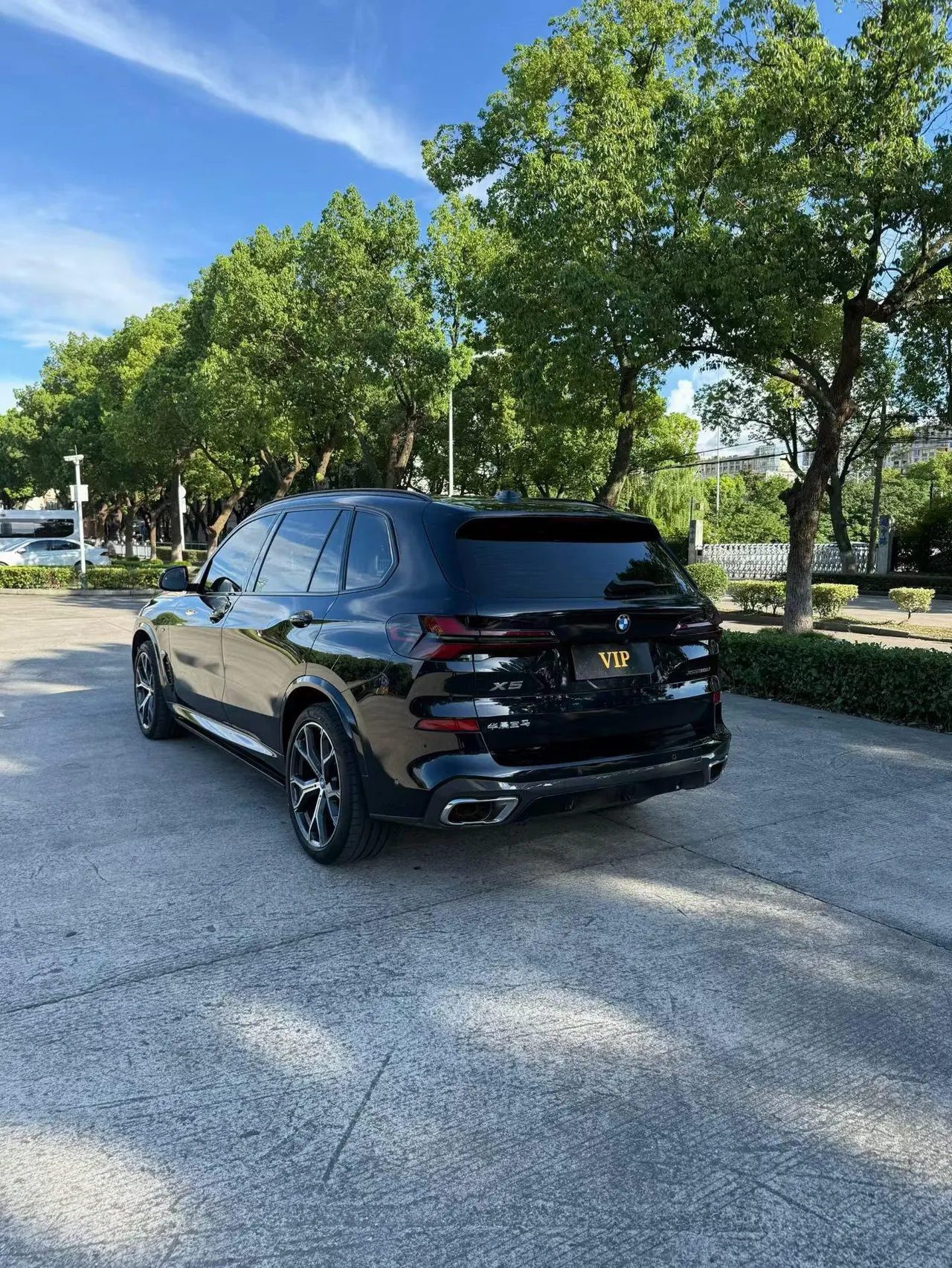 BMW 2023 X5 xDrive30Li 48V 2.0T exclusive m sports obsidian night suit automatic gear 8