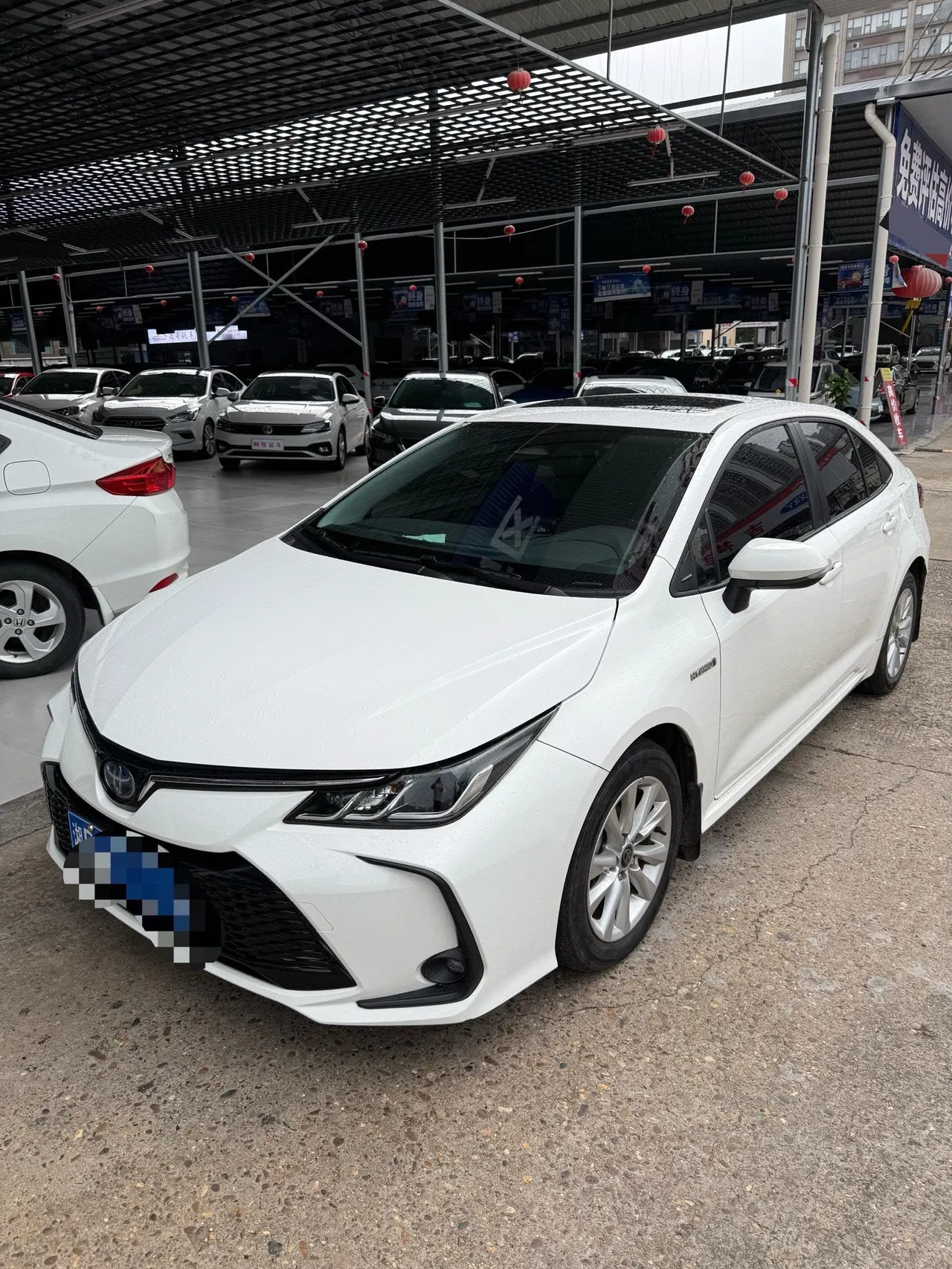 Open image lightbox: Toyota 2023 Corolla Double Engine 1.8 Stepless Intelligent Electric Hybrid Elite Automatic Gear