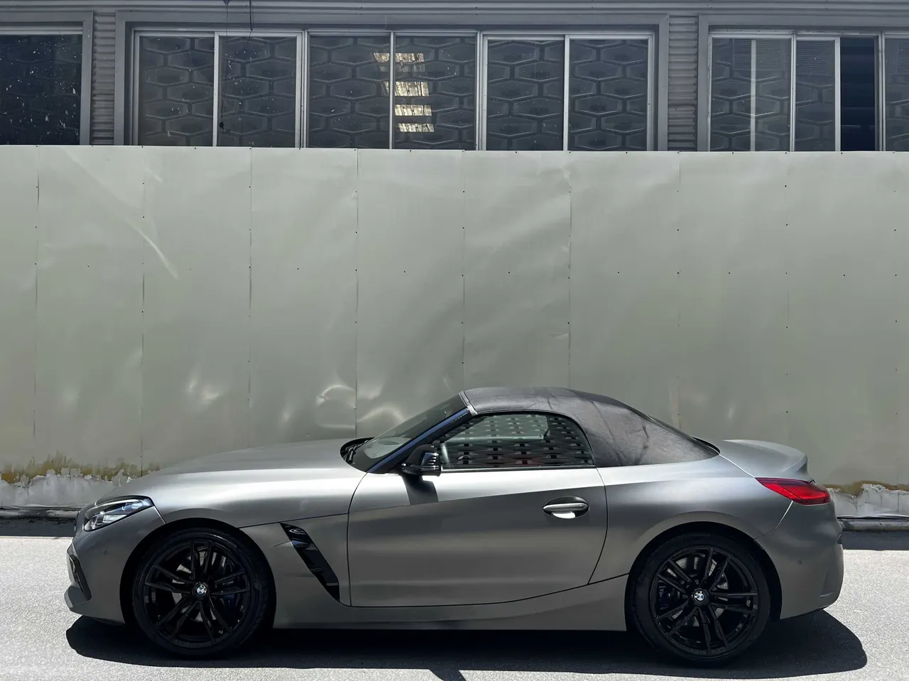 BMW Z4 (Imported) 2020 Z4 sDrive25i 2.0T Silver Cream Limited Edition Automatic Gear 2