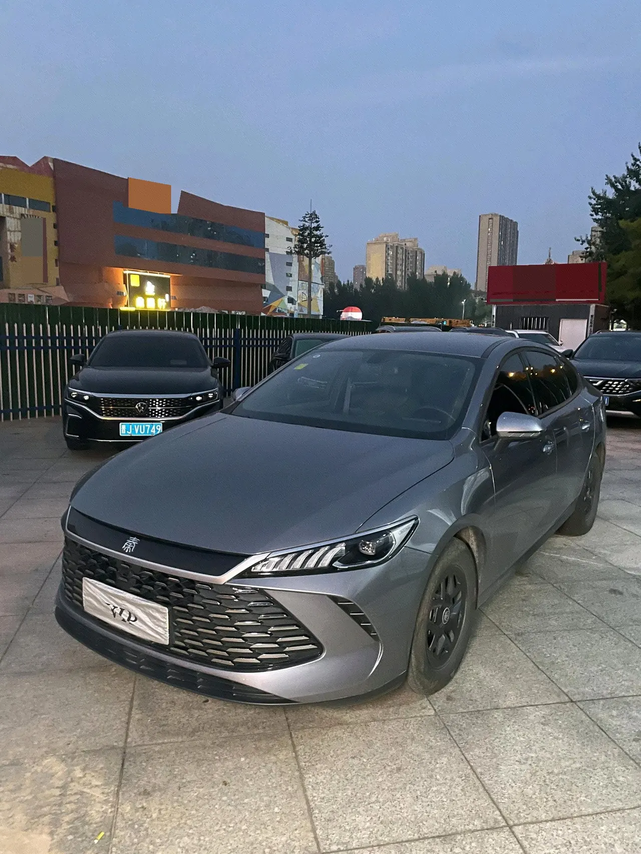打开图片灯箱:BYD 2025 Qin PLUS DM-i 1.5 stepless intelligent driving version 55KM leading automatic gear