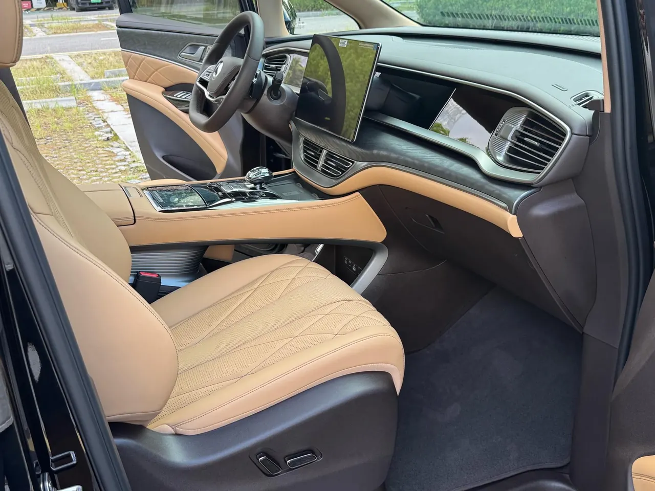Denza 2025 Denza D9 DM-i 1.5T stepless four-wheel drive automatic gear 11