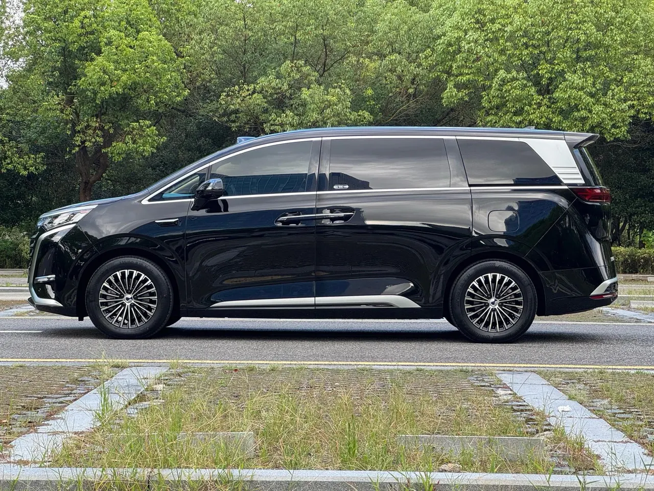 Denza 2025 Denza D9 DM-i 1.5T stepless four-wheel drive automatic gear 14