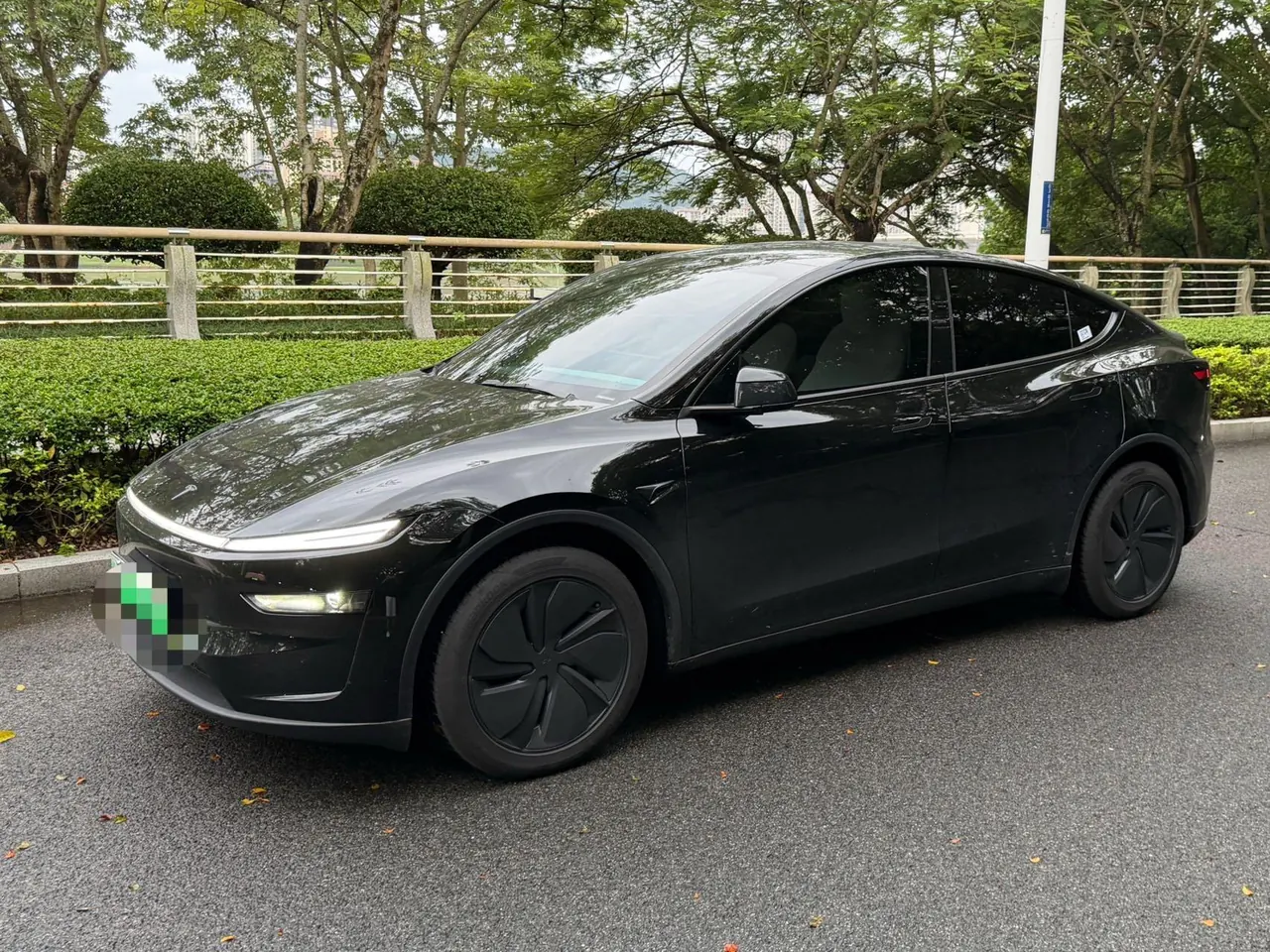 Tesla 2026 Model Y long endurance all-wheel drive version automatic transmission 2