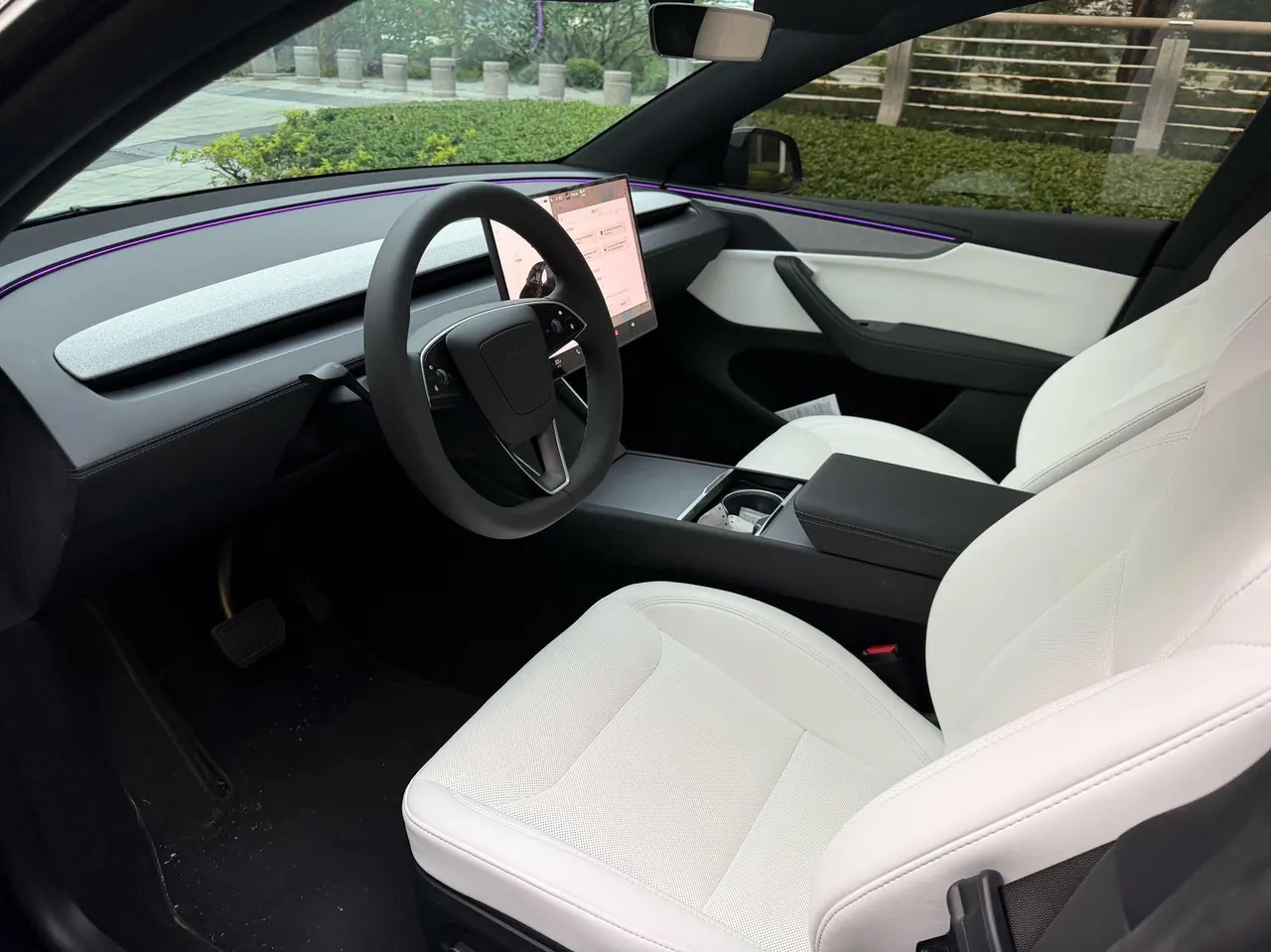 Tesla 2026 Model Y long endurance all-wheel drive version automatic transmission 3