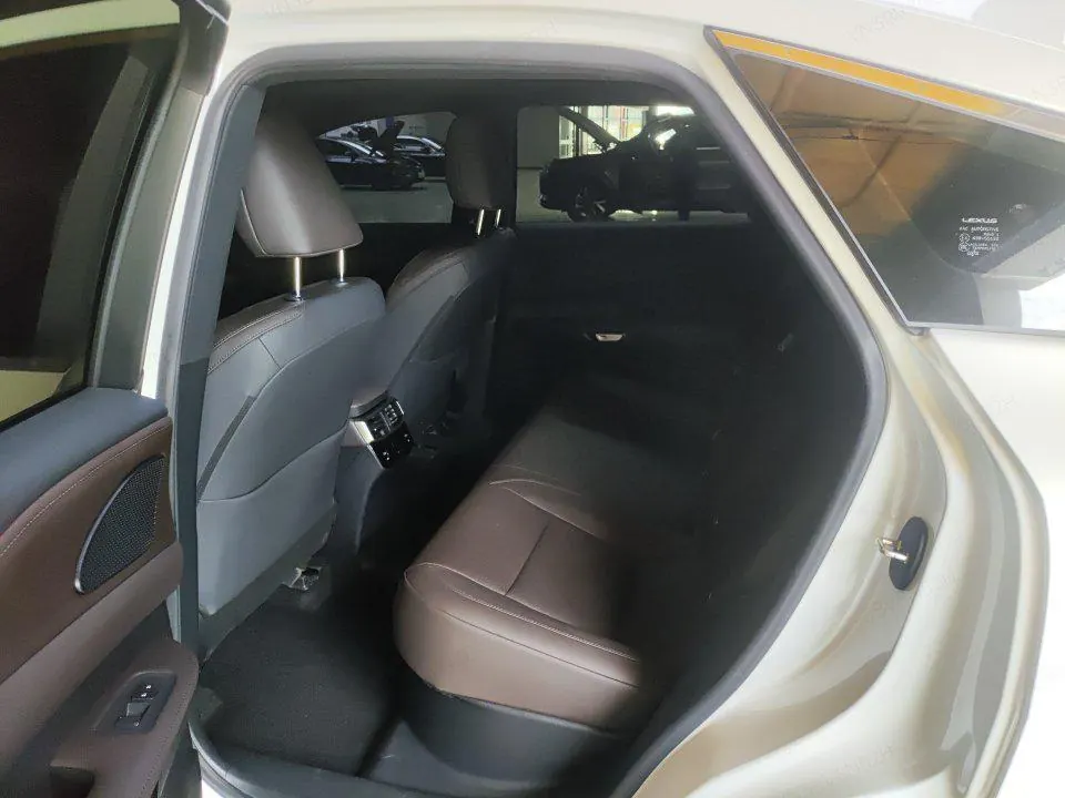 Lexus RX (Imported) 2023 RX450h 2.5 Stepless Four-wheel Drive Free Edition Automatic Gear 3