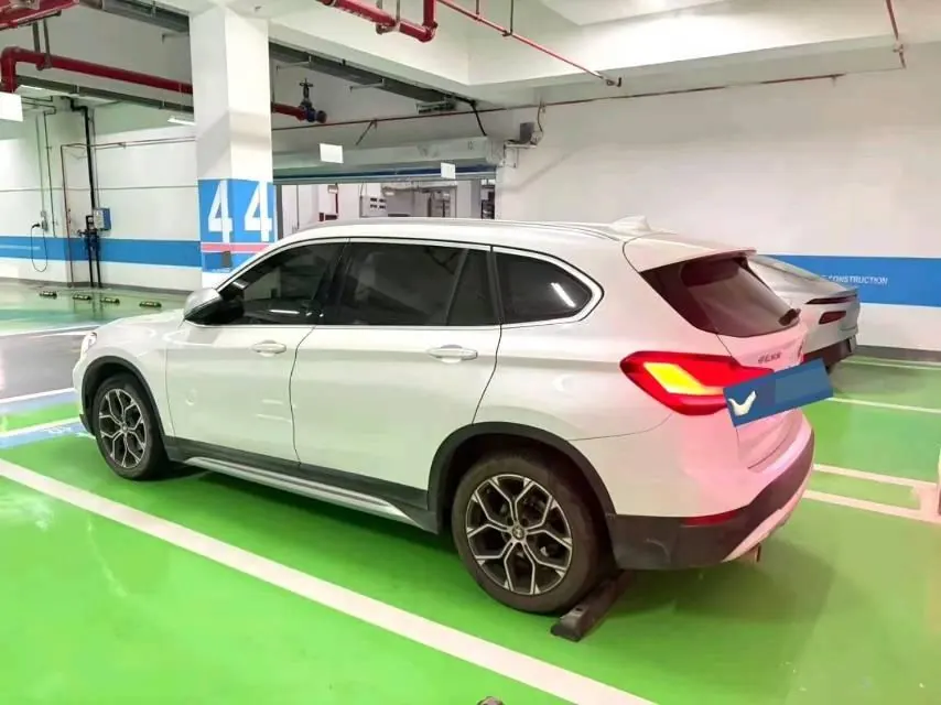 BMW 2022 X1 sDrive20Li 1.5T fashion automatic gear 4
