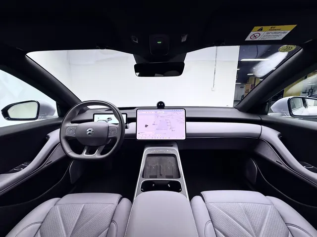 NIO 2025 ET5T 75kWh Touring automatic 4