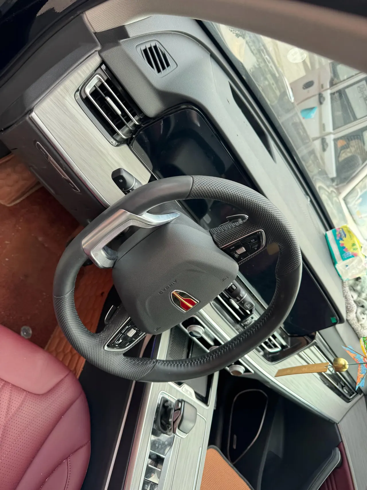 HongQi 2025 HS5 2.0T Two-Drive Flag Collar Pro Edition Automatic Gear 13
