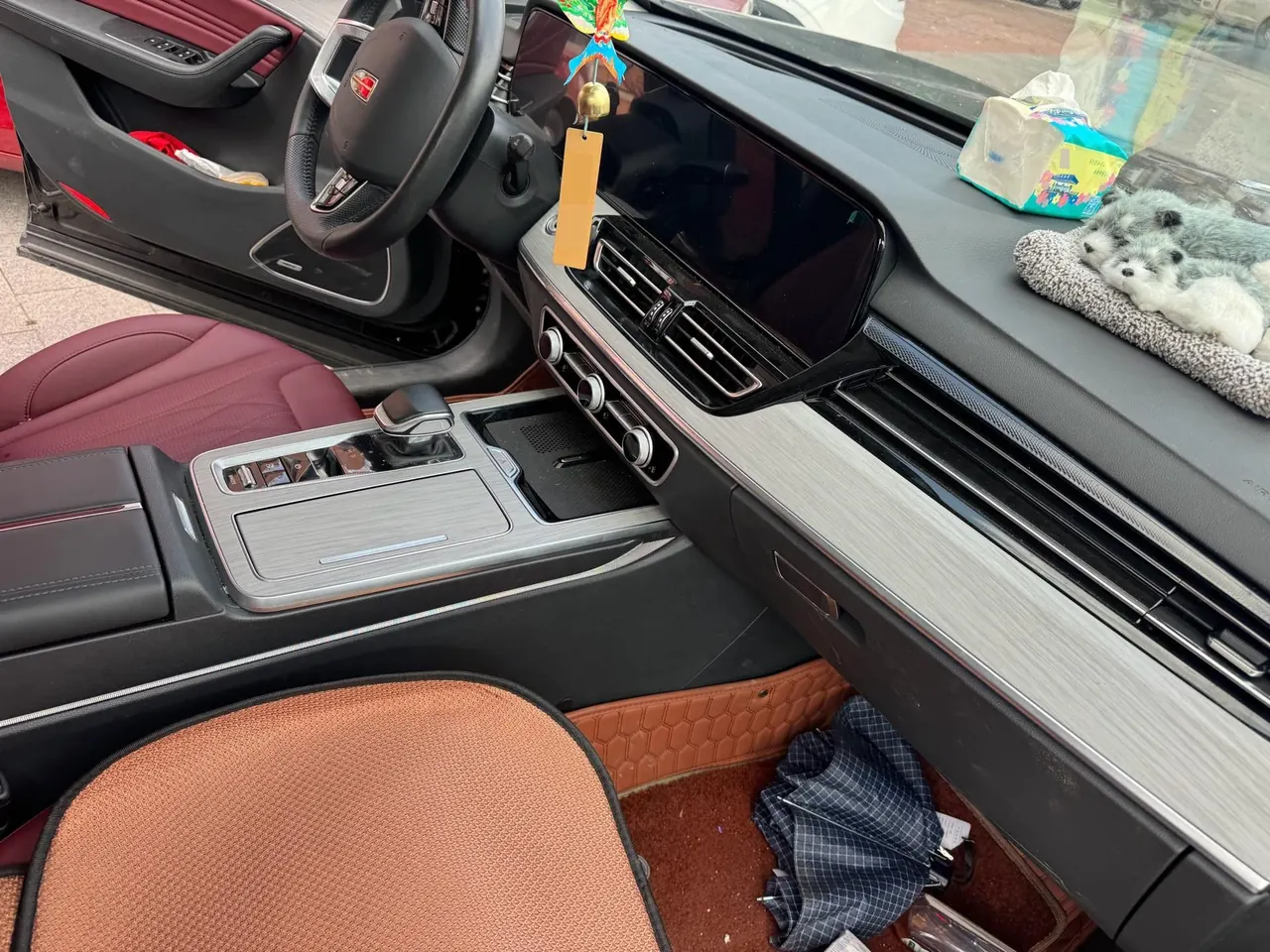 HongQi 2025 HS5 2.0T Two-Drive Flag Collar Pro Edition Automatic Gear 17