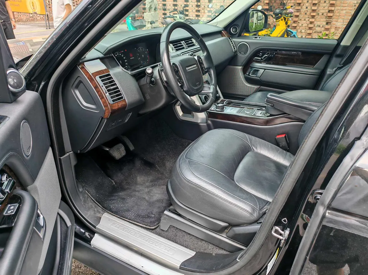 Land Rover Range Rover (Imported) 2020 Range Rover 48V 3.0T L6 Shengshi Edition Automatic Gear 4