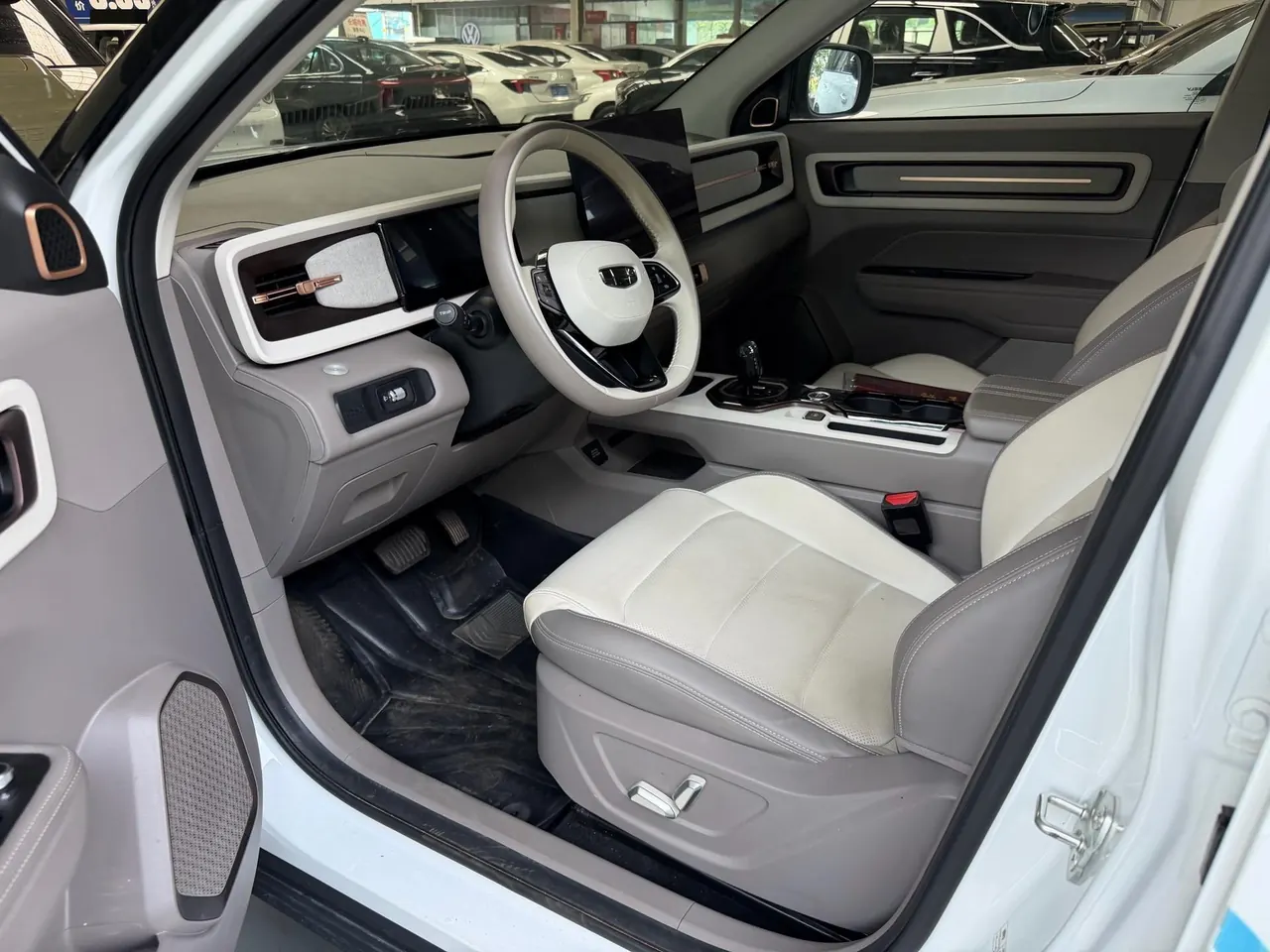 Geely 2026 model Icon 1.5TD Chocolate Elegant Edition, automatic transmission 2