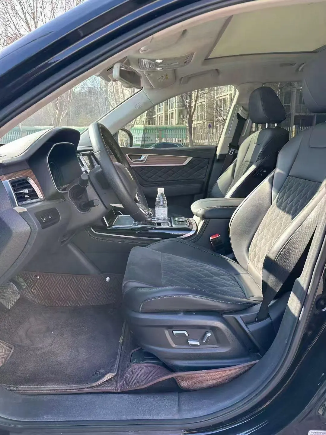 HongQi 2022 HS7 48V 2.0T Two-Drive Smart Union Flag Edition 7-seat Automatic Gear 5