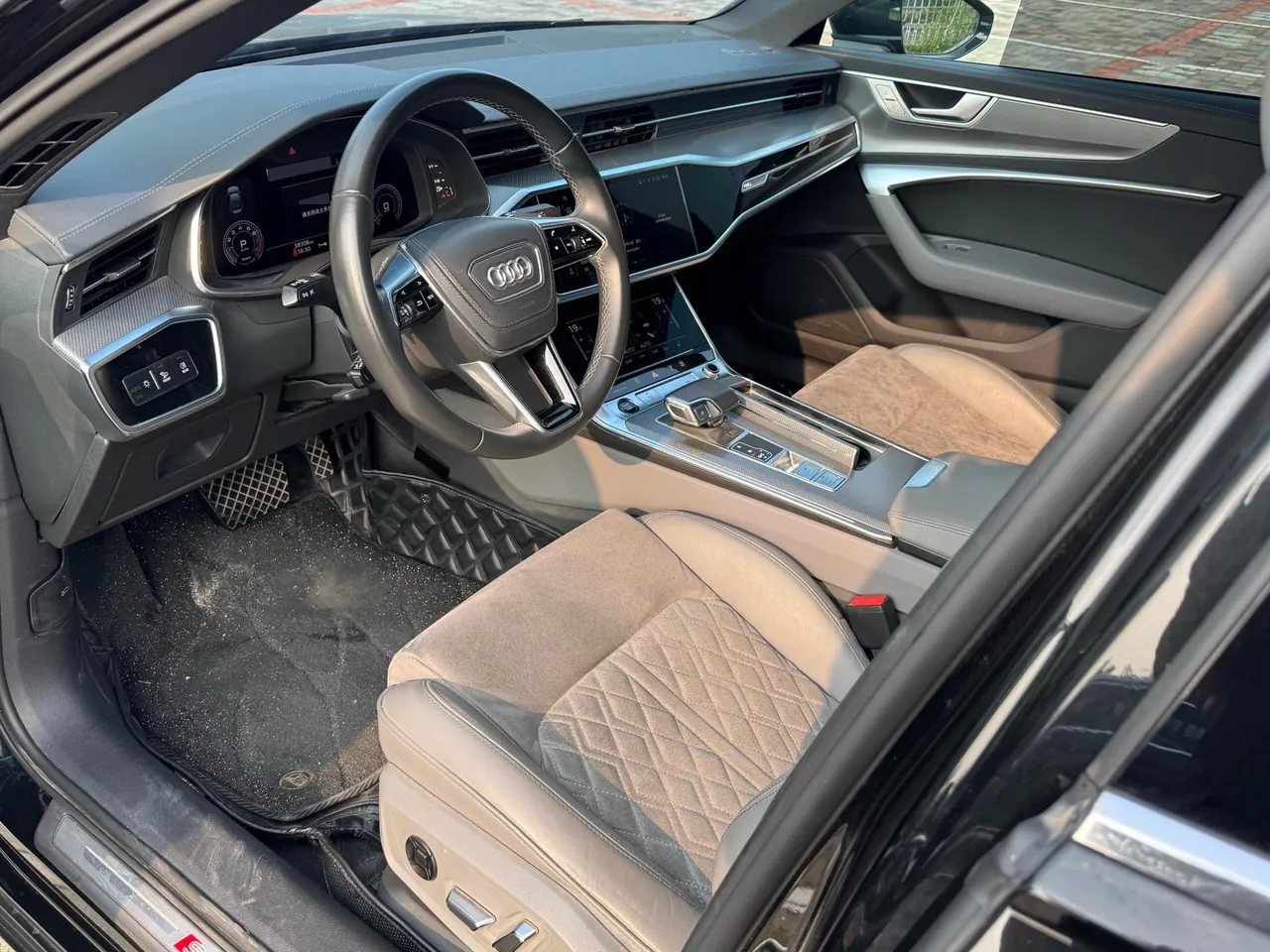 Audi 2023 A6L 2.0TFSI 45TFSI Selected Dynamic (Modified) Automatic Gear 2
