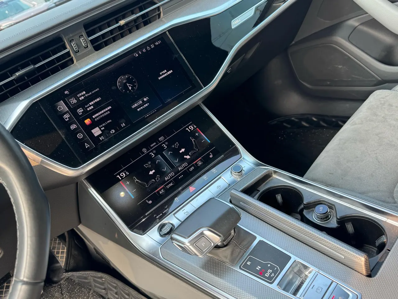 Audi 2023 A6L 2.0TFSI 45TFSI Selected Dynamic (Modified) Automatic Gear 3