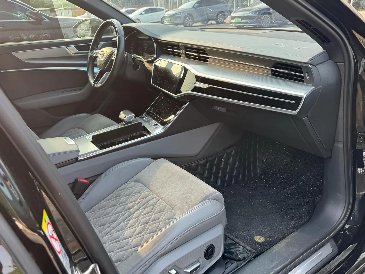 Audi 2023 A6L 2.0TFSI 45TFSI Selected Dynamic (Modified) Automatic Gear 5