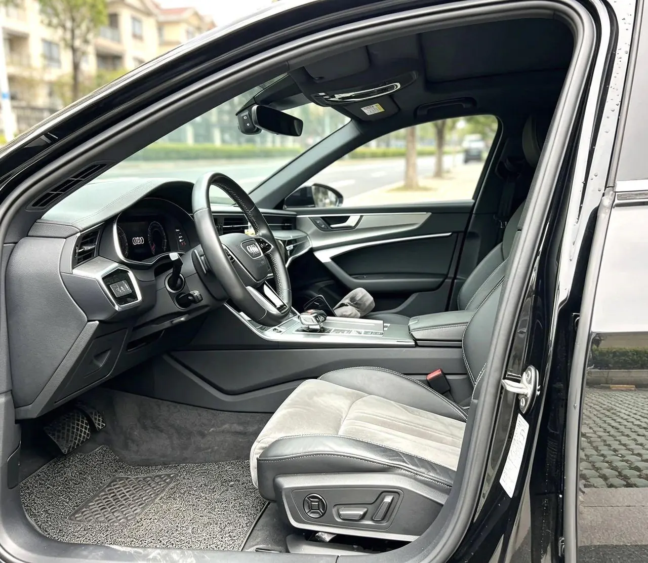 Audi 2022 A6L 2.0TFSI 40TFSI Deluxe Dynamic Automatic 5