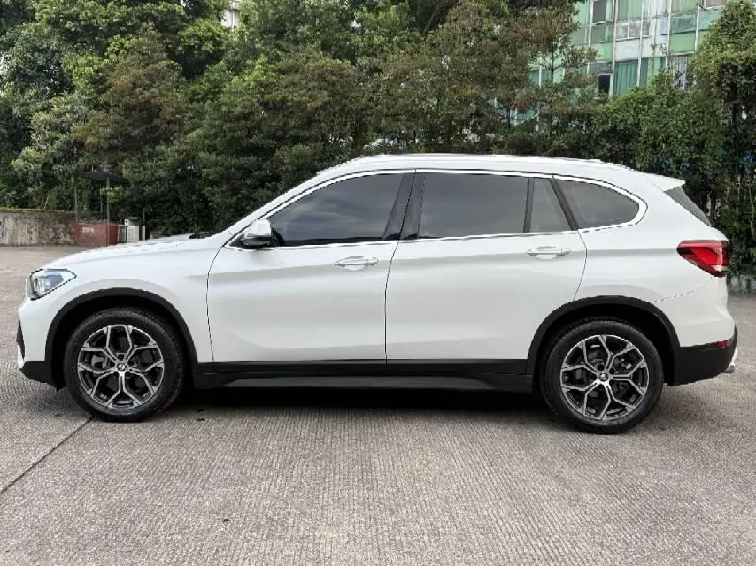 BMW 2022 X1 sDrive25Li 2.0T Leading Automatic Gear 3