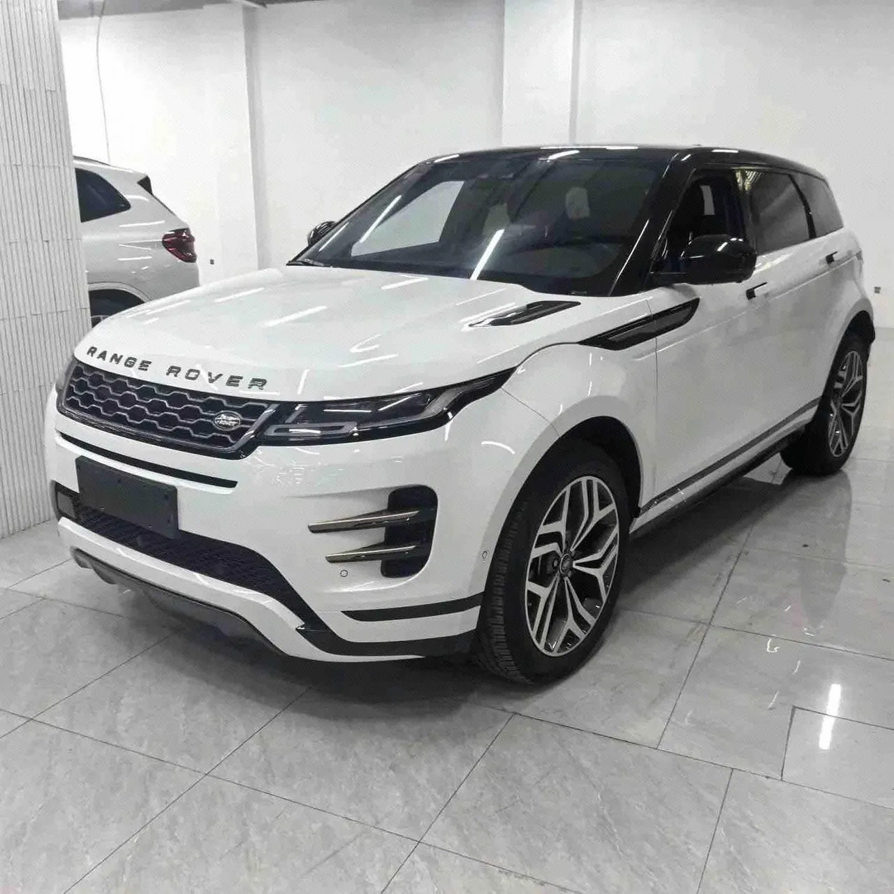 Open image lightbox: Land Rover 2020 Range Rover Aurora 48V 2.0T 249PS R-DYNAMIC SE Sports Technology Edition Automatic Gear