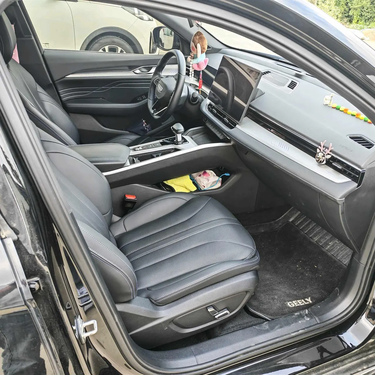 Geely 2025 Star Rui 1.5TD Oriental Obsidian Kunlun Edition Automatic Gear 4