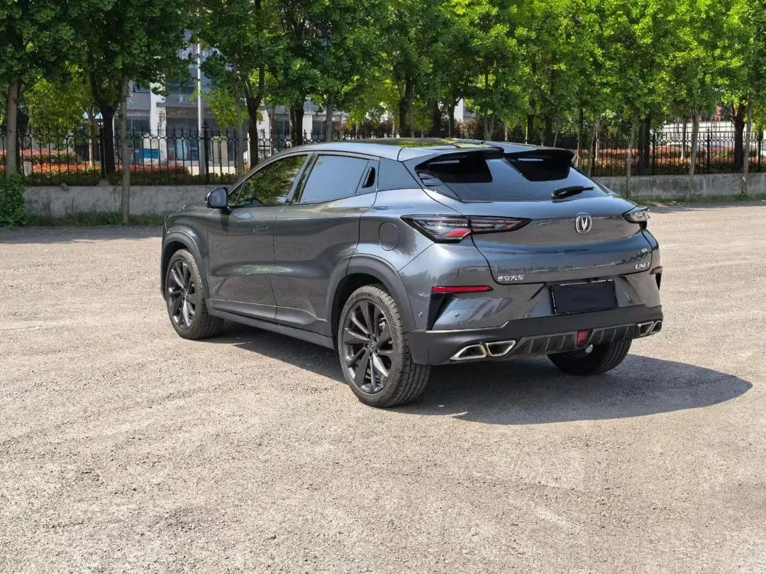ChangAn 2021 UNI-T 1.5T Sports Flagship Automatic Gear 3