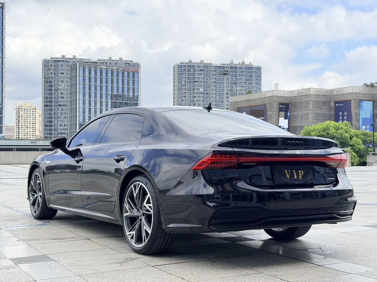 Audi 2024 A7L 2.0TFSI 45TFSI Quattro S-line Black Samurai Edition Automatic Gear 14