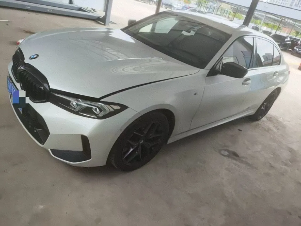 Open image lightbox: BMW 3 Series 2025 model 330i 2.0T M Sport Night Edition with automatic transmission