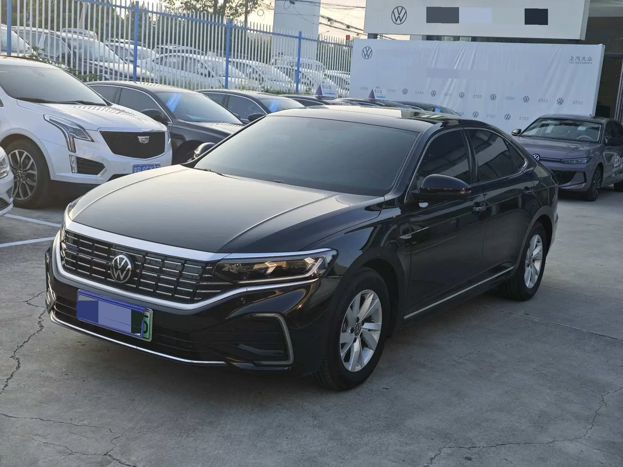 Open image lightbox: Volkswagen Passat New Energy 2022 Passat PHEV 1.4T 430 Business Edition Automatic Gear