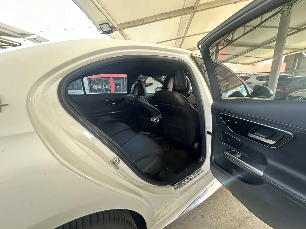 Mercedes Benz Class C 2023 C 260 L 48V 1.5T Automatic 3