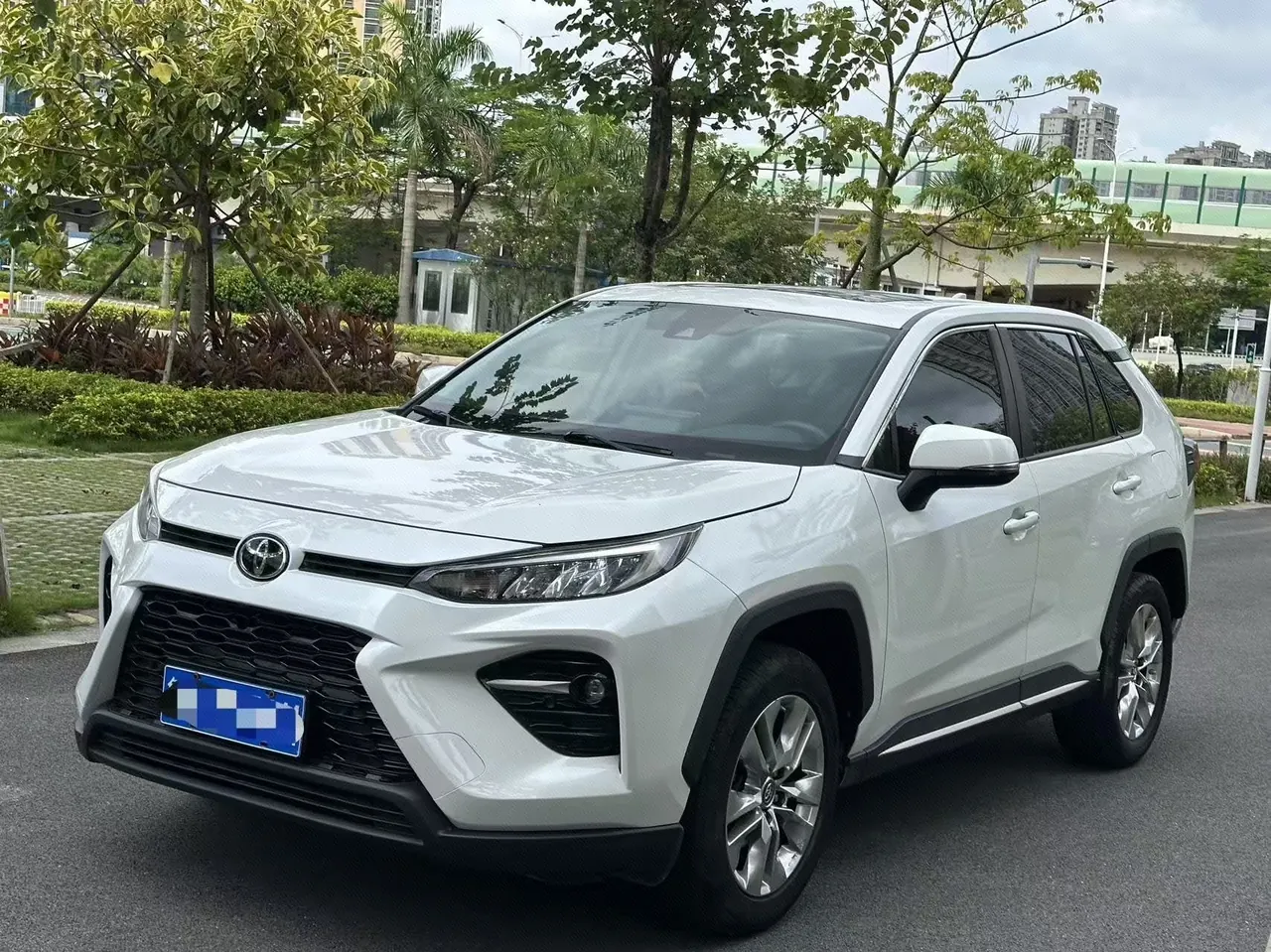打开图片灯箱:Toyota 2020 Wilanda 2.0 Stepless Two-Drive Technology Edition Automatic Gear