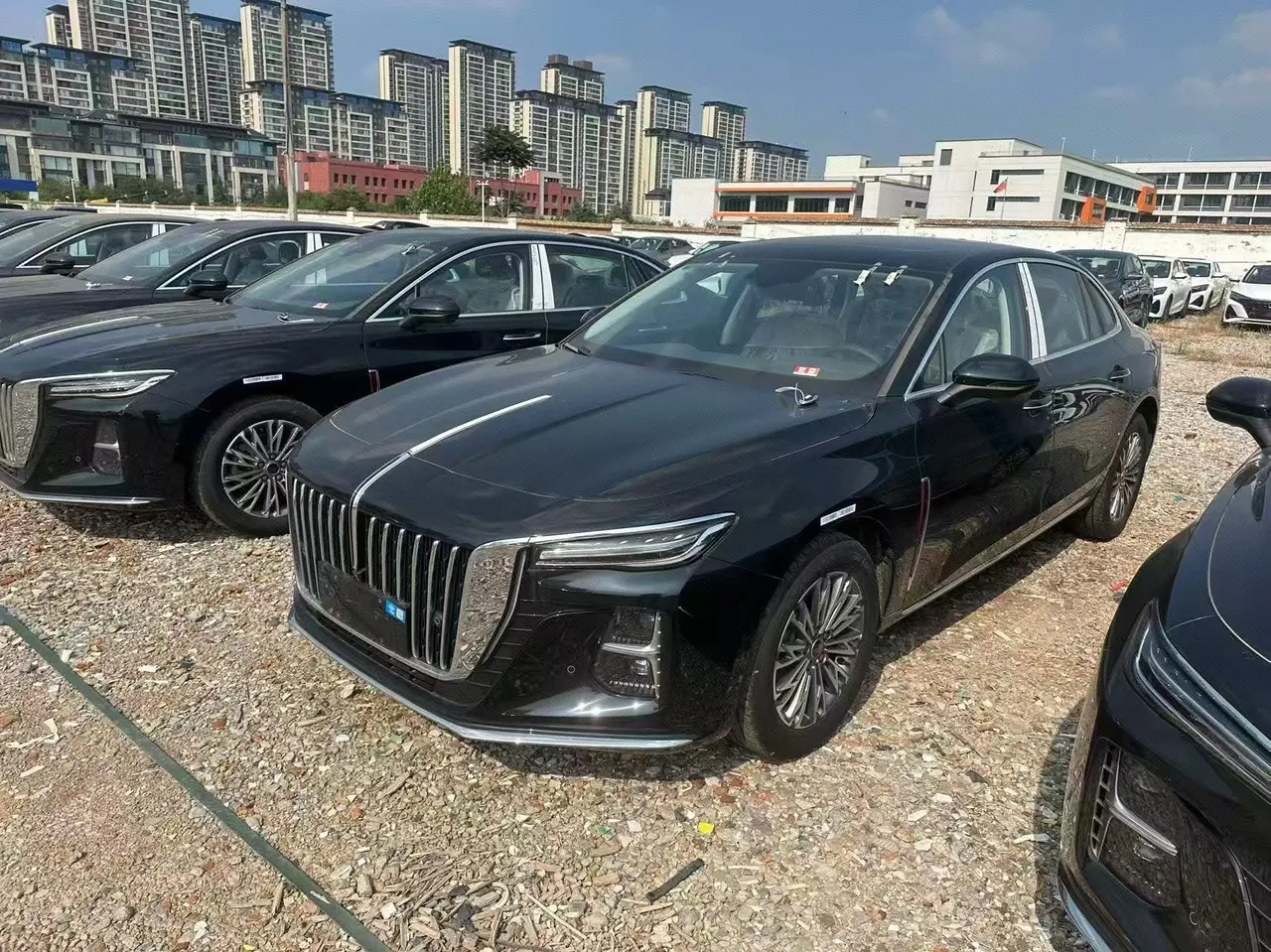 Open image lightbox: HongQi 2025 H5 1.5T Flag Rhyme 500000 Commemorative Automatic Gear