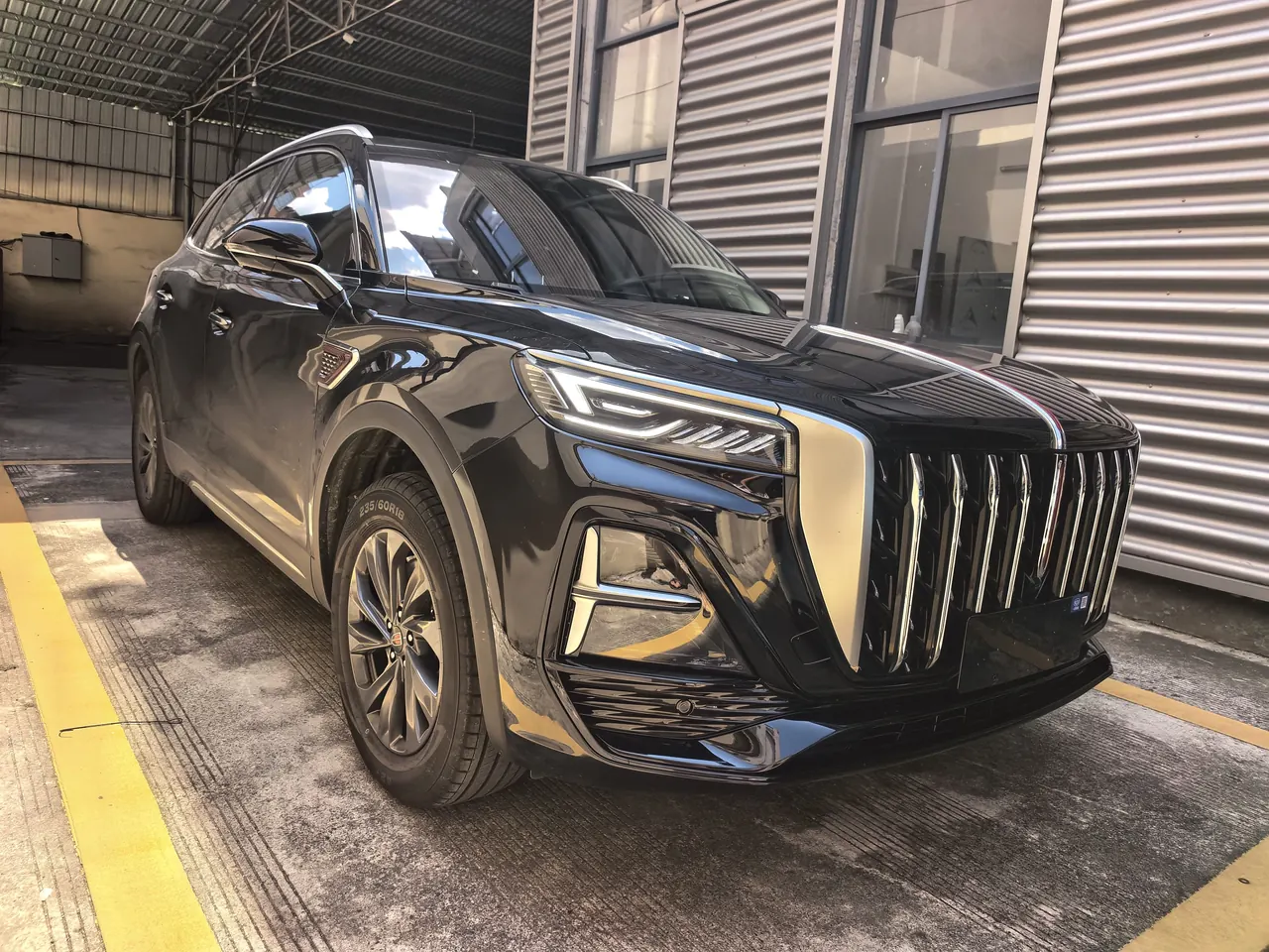 HongQi 2025 HS5 2.0T Two-Drive Flag Enjoy Pro Edition Automatic Gear 6