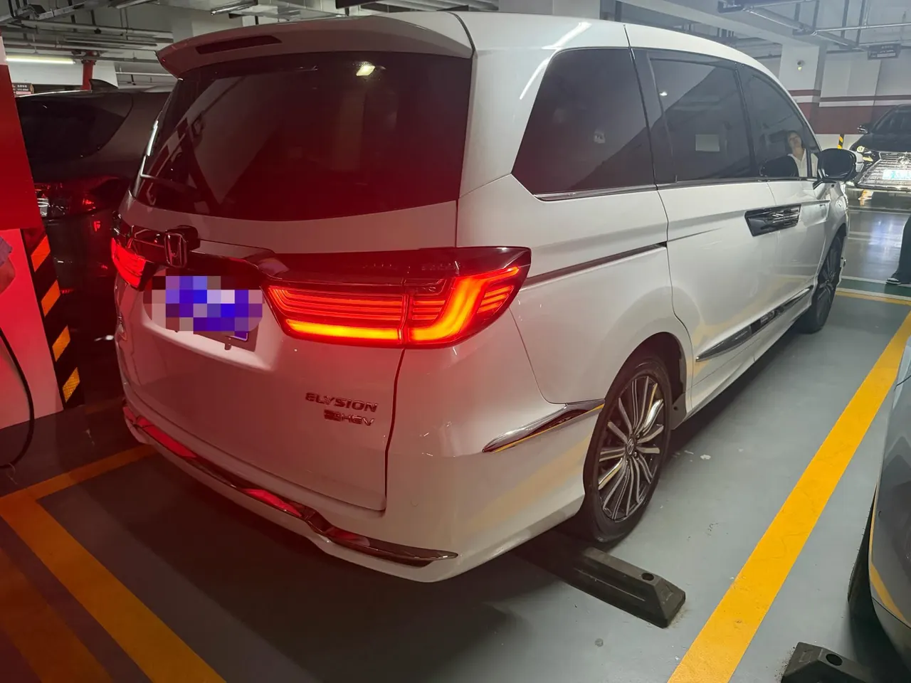 Honda 2022 Ailishen Hybrid 2.0 Stepless Extreme Edition Automatic Gear 2
