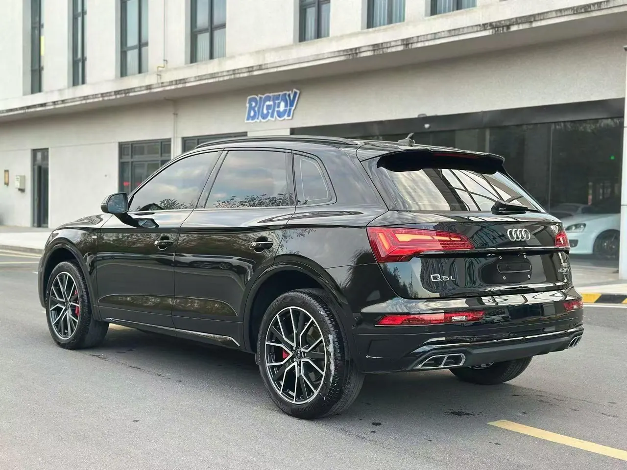 Audi 2025 Q5L 2.0TFSI 40TFSI luxury dynamic automatic 5