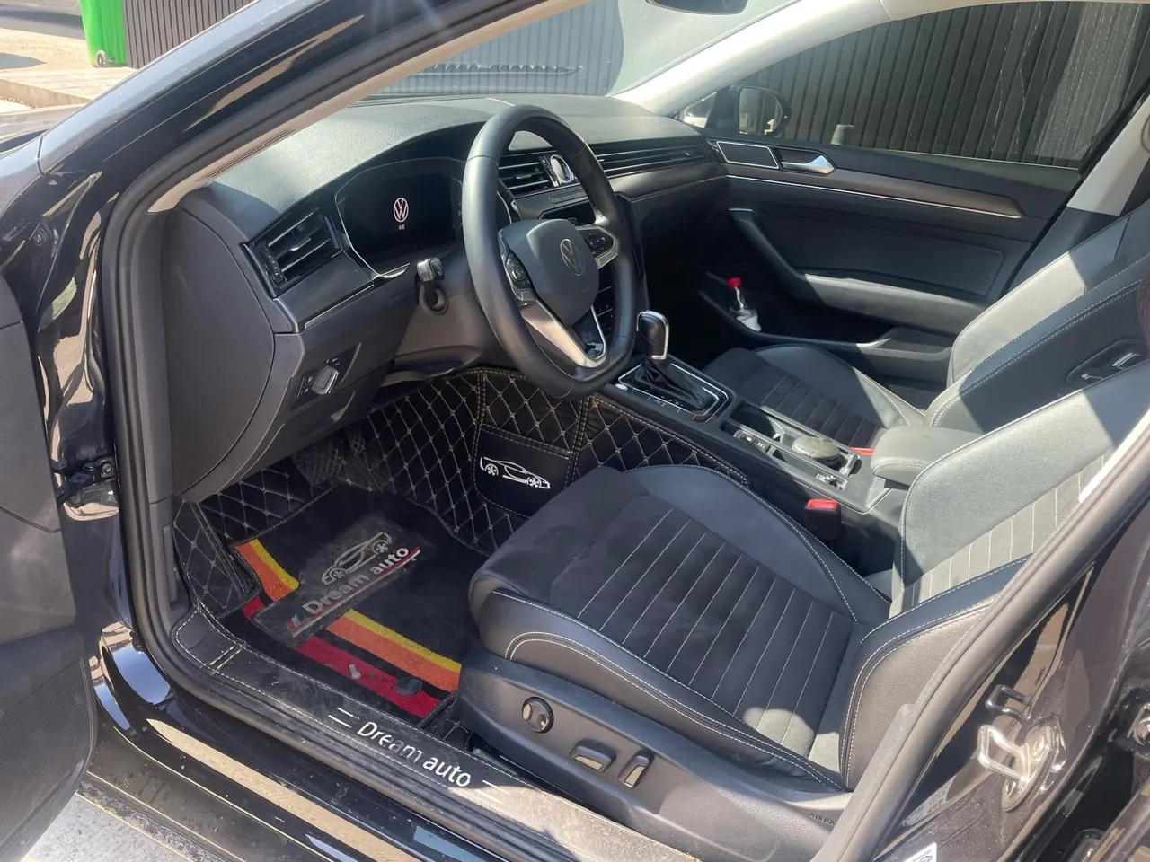 Volkswagen 2020 Magotan 2.0TSI 330TSI luxury automatic transmission 5
