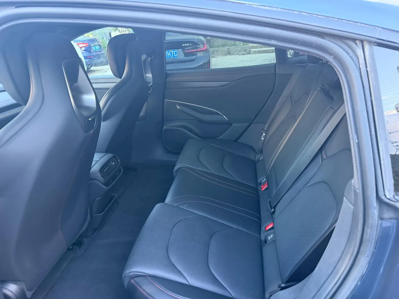 MI 2024 SU 7 700km Rear Drive Standard Founding Edition Automatic Gear 6