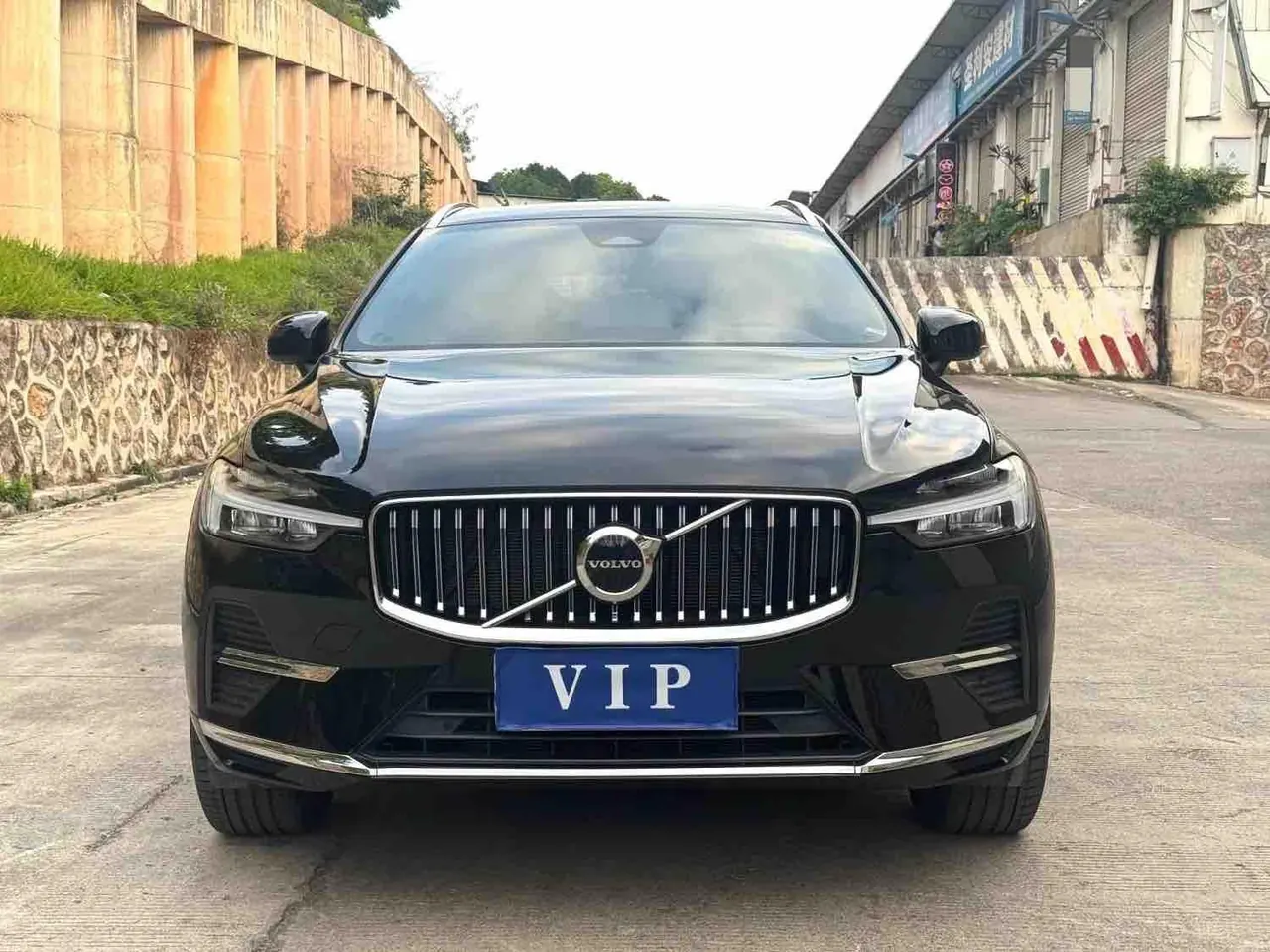 Volvo 2025 XC60 48V 2.0T B5 4-wheel drive Zhiyuan Deluxe Edition Automatic Gear 2