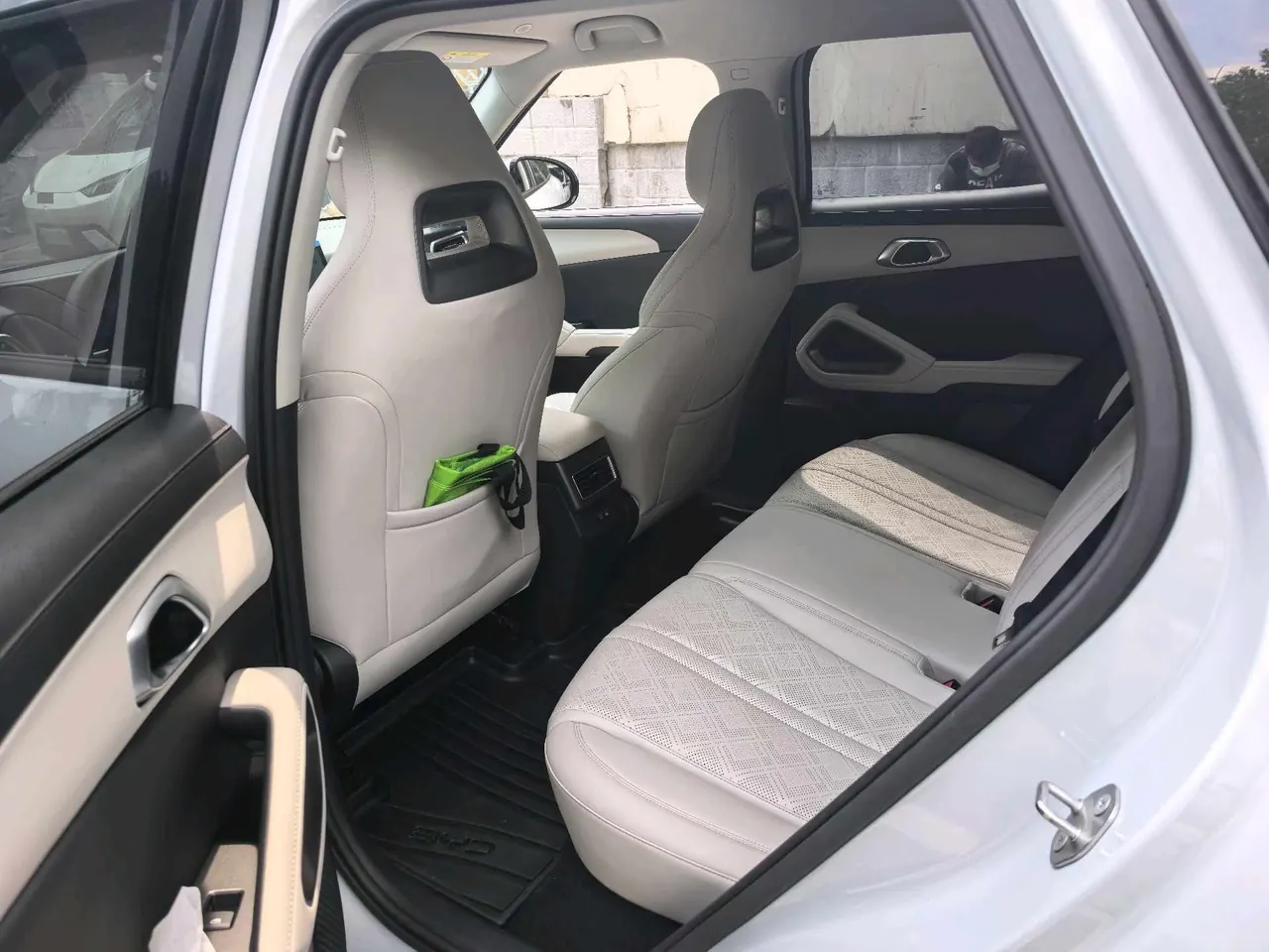 BYD 2025 Yuan UP 301KM Pilot Automatic Gear 6