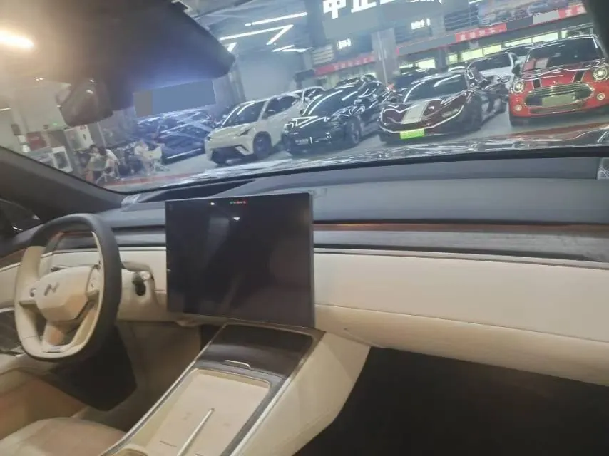 ONVO 2025 L90 Ultra Six‑Seater Automatic 2