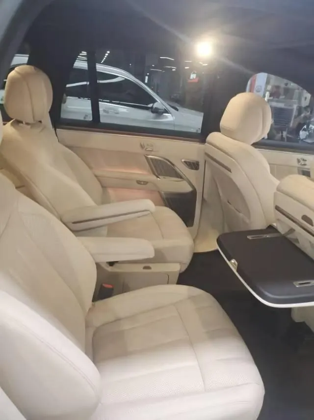 ONVO 2025 L90 Ultra Six‑Seater Automatic 3
